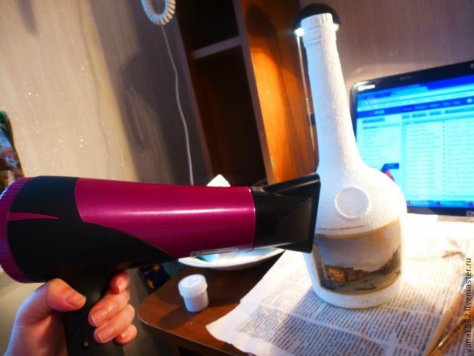 ​Делаем праздничную бутылочку с двусторонним декупажем: часть 2