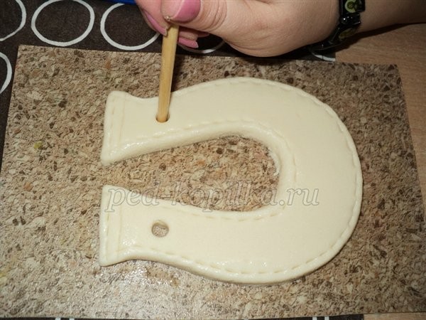 ​Подкова из соленого теста своими руками: часть 1