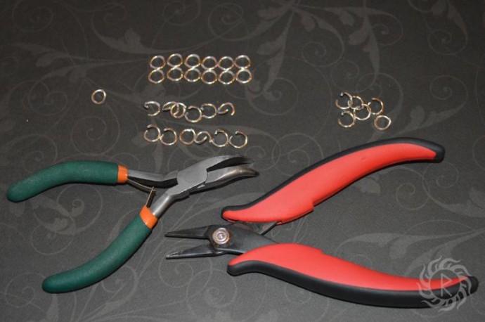 Кольчужный цветок с бусинами: мастер-класс