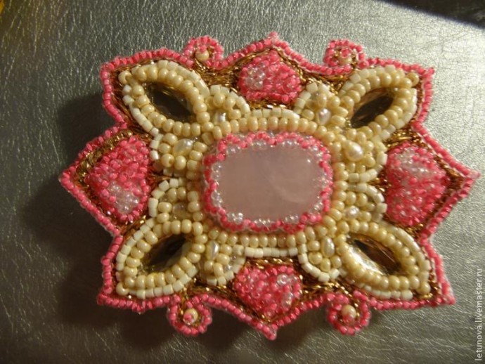 ​Брошь из бисера и лент: часть 4