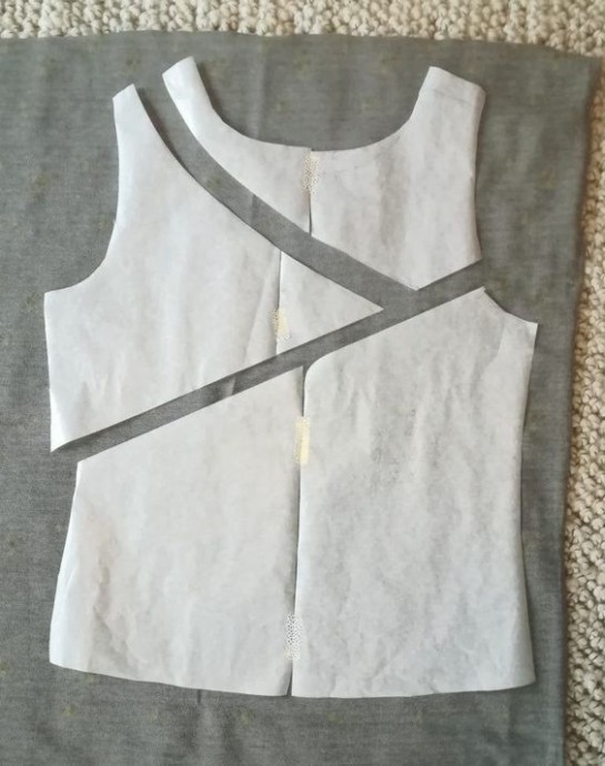 ​Футболки из разных тканей: тренд или антитренд