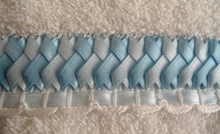 ​Мережка с лентами