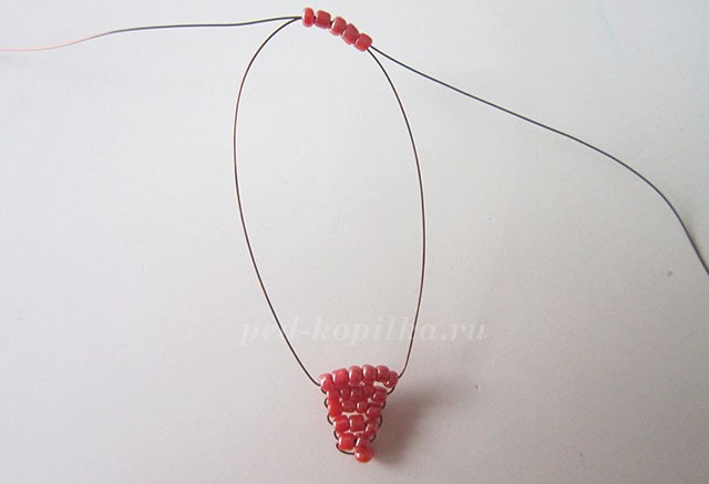 Цветок из бисера