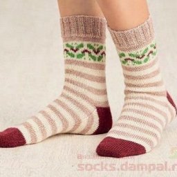 ​Вязаные носки "Рождественский пудинг"