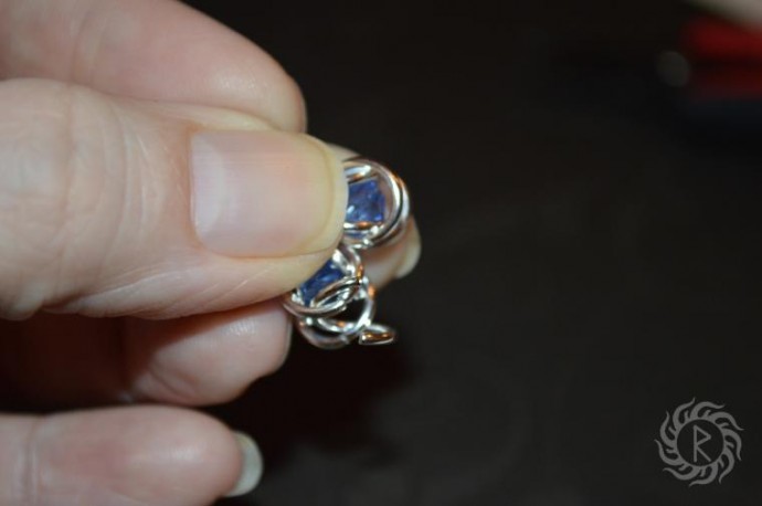 Кольчужный цветок с бусинами: мастер-класс