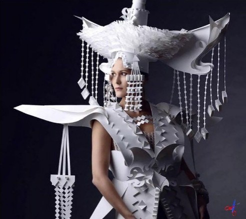 Изысканные парики из бумаги в стиле барокко