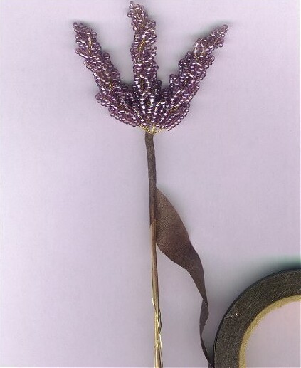 Композиция "Весенняя нежность" из бисера