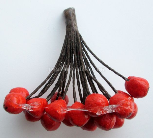 Тарелка с веточкой рябины из опилок: часть 2 Тарелка с веточкой рябины из опилок: часть 2