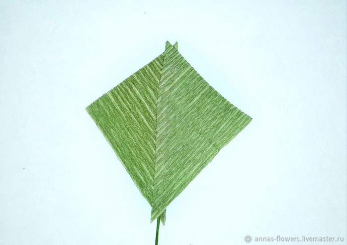 ​Мастерим красивую розу из гофрированной бумаги: часть 4