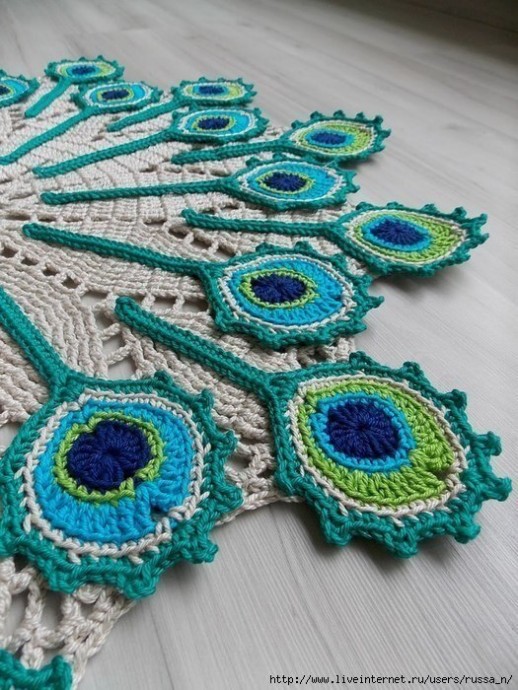 ​Салфетка "Павлиньи перья"