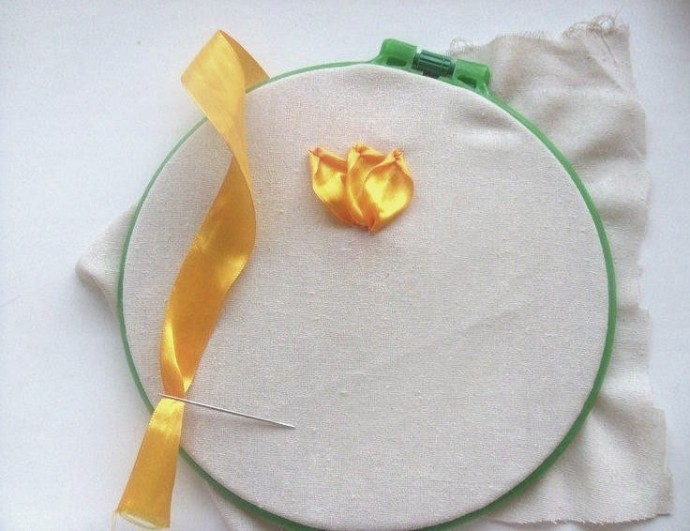 Вышиваем подсолнухи лентами: мастер-класс