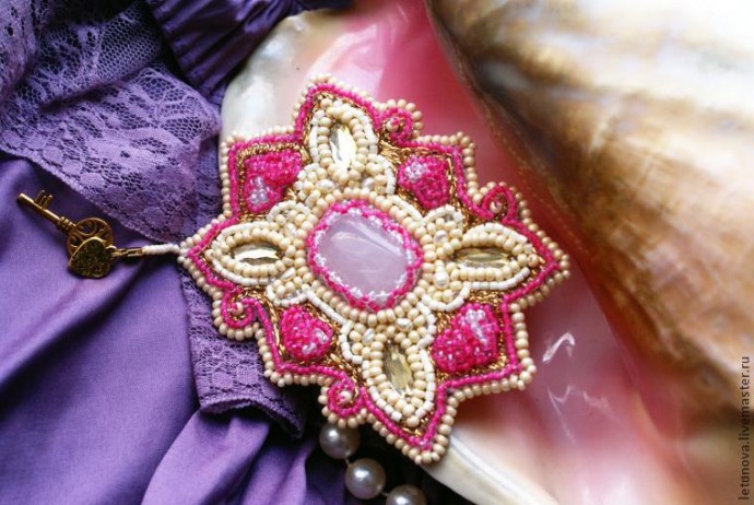 ​Брошь из бисера и лент: часть 7