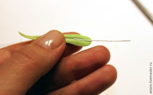 ​Лепим ветку облепихи: часть 2