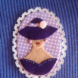 Создаем яркую весеннюю брошь "Дама в шляпке": часть 1