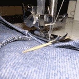 ​Чтобы игла не отклонялась при пересечении толстых швов