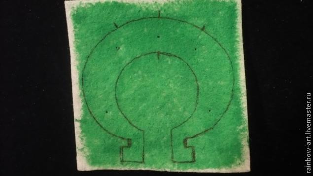 Вышитый бисером кулон "Подкова": часть 1