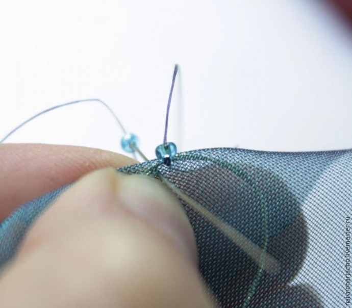 ​Вышиваем брошку "Свинка Пеппа": часть 3