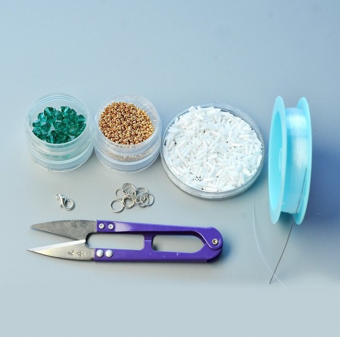 Милый браслет из бисера Милый браслет из бисера