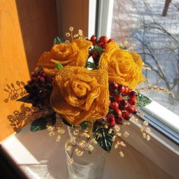 Цветочная композиция из бисера и рубки для вашего вдохновения