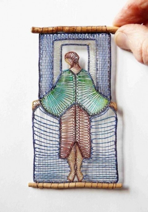 ​Интересные плетеные и вязаные панно из ниток и проволоки