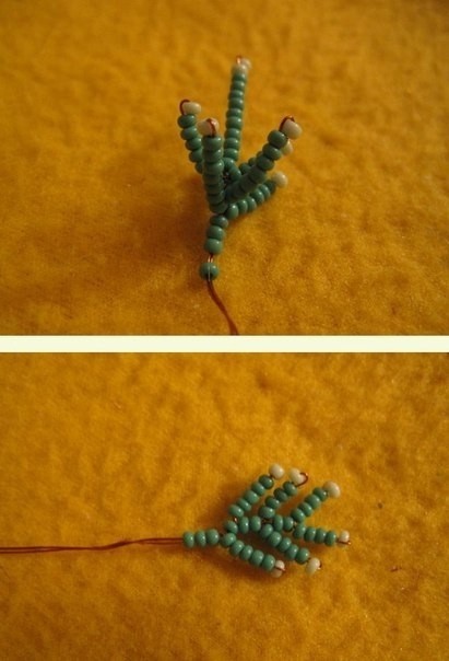 ​Плетём новогоднюю ёлочку из бисера