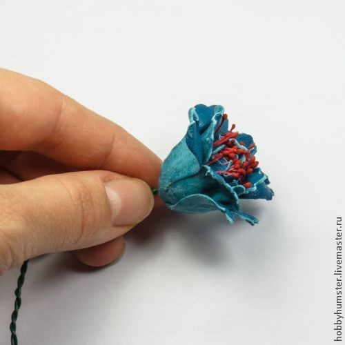 ​Создаем цветок из кожи в шарике: часть 2