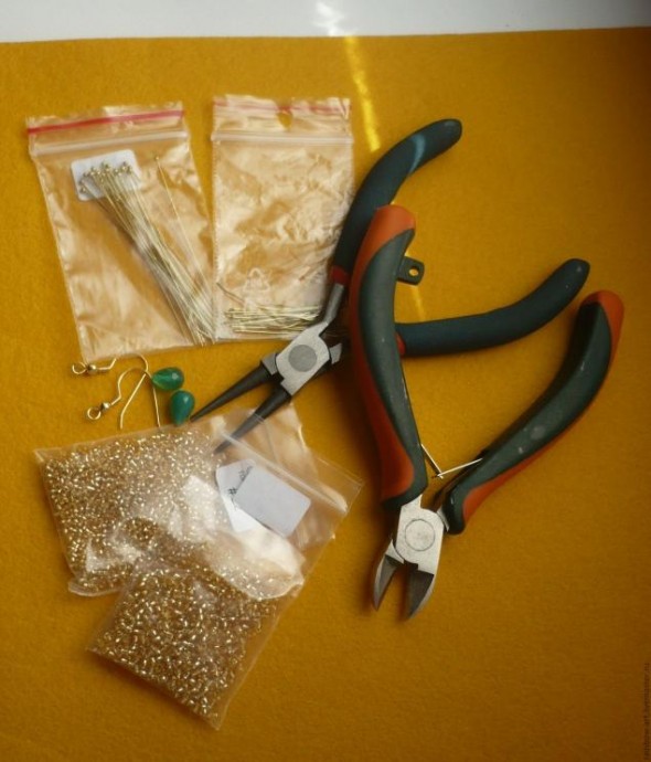 Серьги с вышивкой бисером "Жар-птица": часть 1