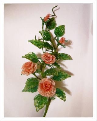 Создаем куст роз из бисера: часть 5