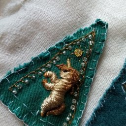 Объемная тамбурная вышивка в смешанной технике