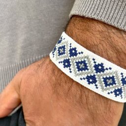 ​Мужской браслет из бисера "Свитерок"