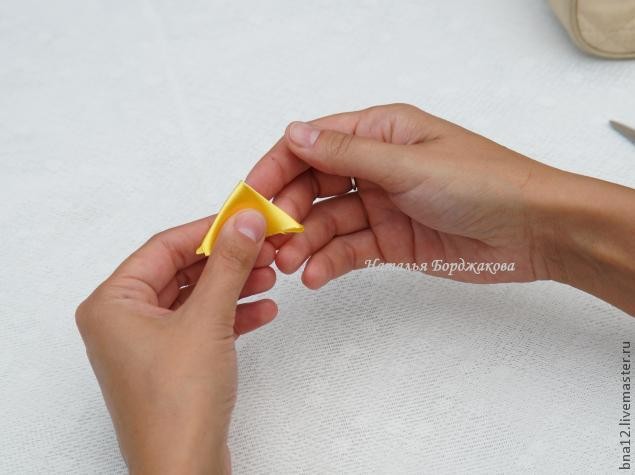 Учимся делать узкий лепесток в технике канзаши: часть 2