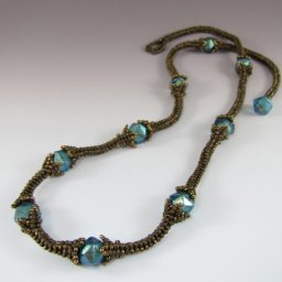 ​Жгут в деревенском стиле