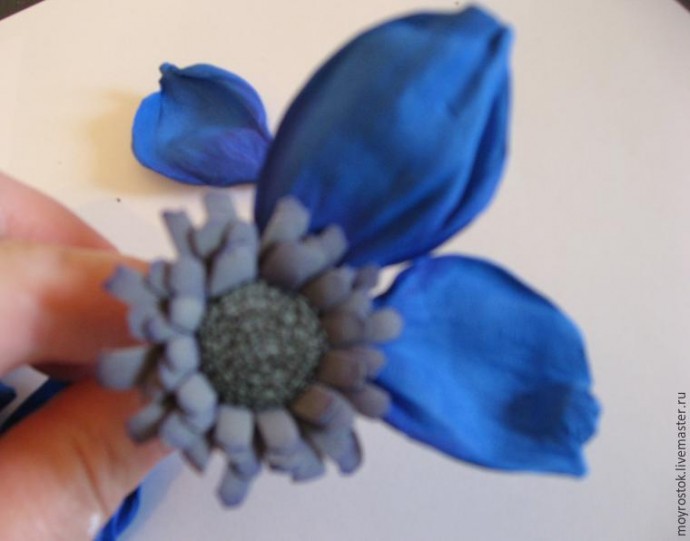 Делаем фантазийный цветок из фоамирана: часть 2