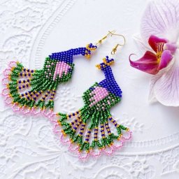 ​Павлины из бисера