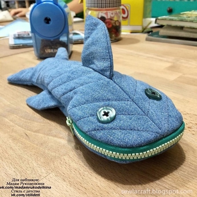 Пенал в виде акулы