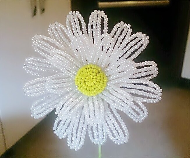 ​Ромашка из бисера