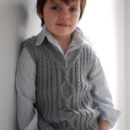 ​Детский жилет-безрукавка спицами для маленького модника