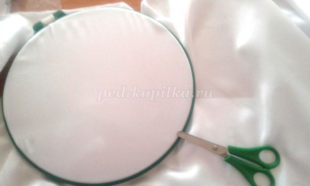 Незабудки: рисование в технике холодный батик