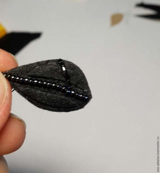 ​Делаем брошь-цветок "Черная георгина": часть 2