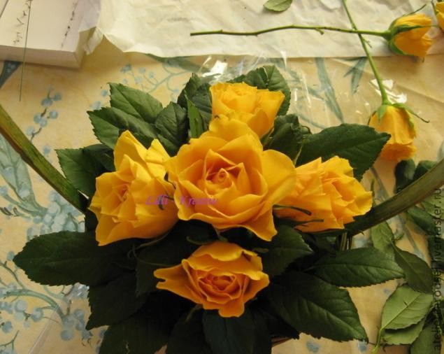 Корзинка с розами: простой вариант