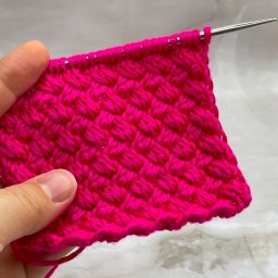 ​Плотный плетеный узор спицами