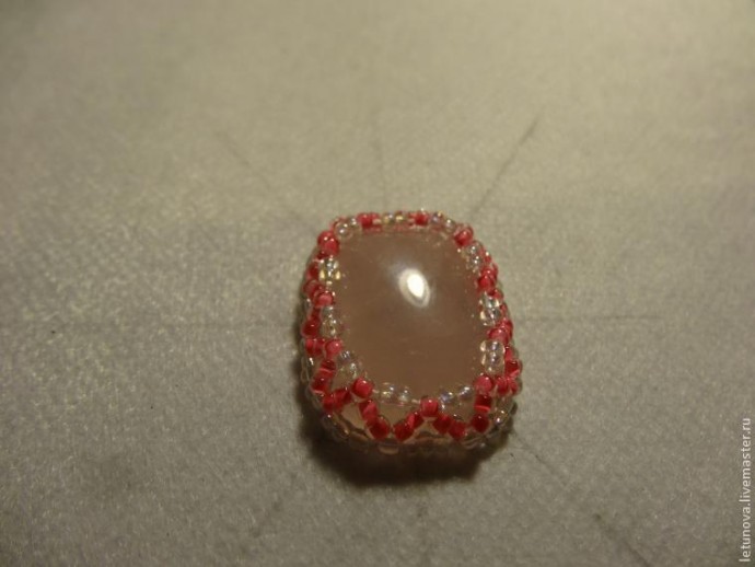 ​Брошь из бисера и лент: часть 2