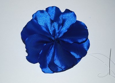 Роза из атласной ленты Роза из атласной ленты