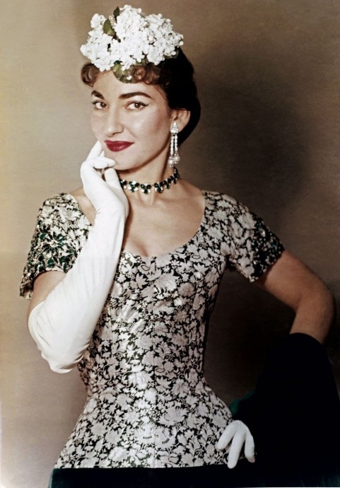 ​Чёрно-белые колье