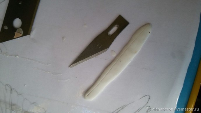 ​Мастерим голубую сороку из глины: часть 2