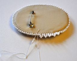 ​Примеры того, как можно обработать край брошки: виды окантовки