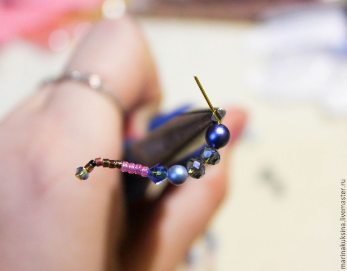 Создаем брошь жучка "Цветочник": часть 5