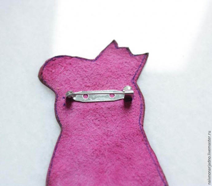 Вышиваем брошку "Свинка Пеппа": часть 4