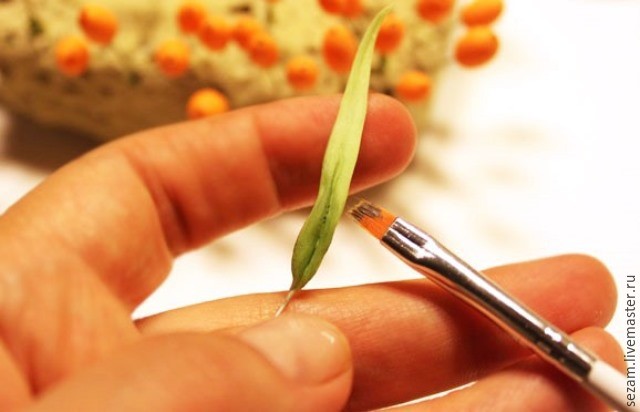 ​Лепим ветку облепихи: часть 3
