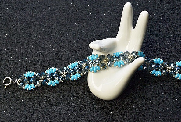 ​Оригинальный браслет из бисера